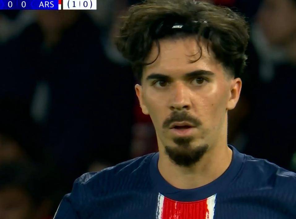 巴黎圣日耳曼战平皇马,莱万乌龙送礼欧联杯的简单介绍 巴黎圣日耳曼战平皇马,莱万乌龙送礼欧联杯的简单介绍